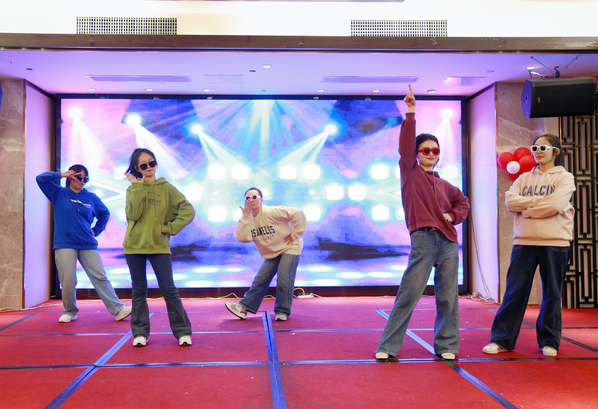 1706689452204532.jpg retouch_2024013008404250.jpg